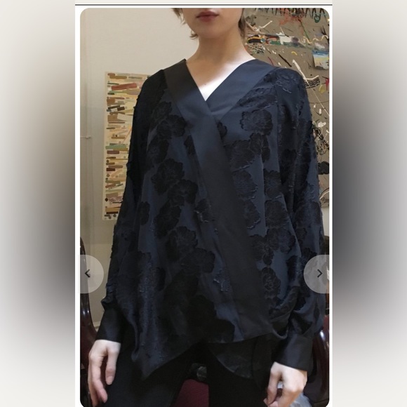 Smythe Jacquard Kimono Blouse - Picture 8 of 8